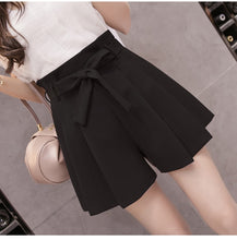 Load image into Gallery viewer, High Waisted Pleated Shorts